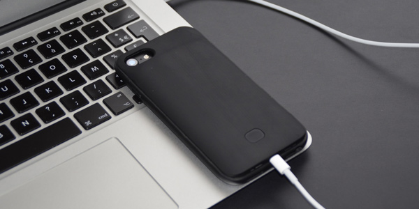 Fitcaze : la coque-batterie pour iPhone la plus légère du monde !