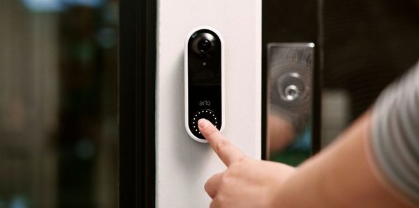 Arlo Video Doorbell – La sonnette intelligente et connectée est disponible en France.
