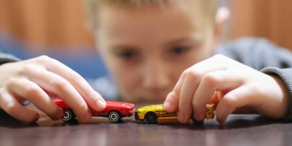 Guide achat de voitures miniatures pour enfants