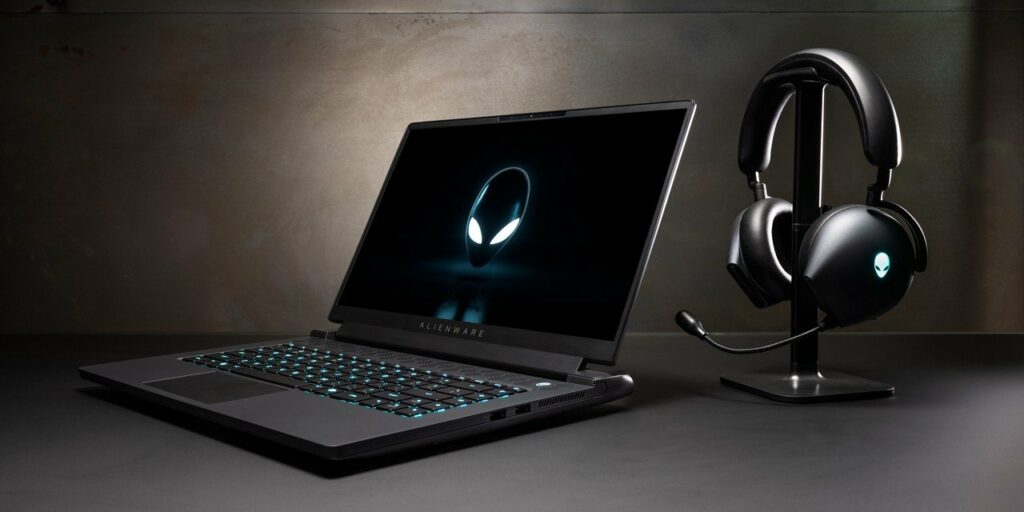 Alienware m17 R5