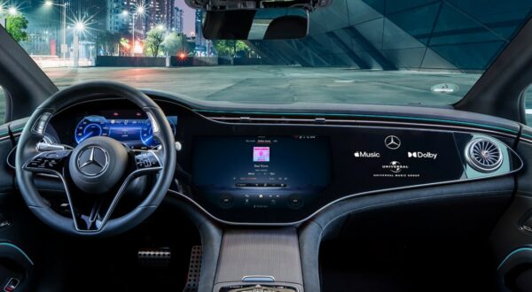 Dolby Atmos : Mercedes-Benz s’associe à Apple Music et à Universal Music Group pour l’expérience sonore ultime en voiture