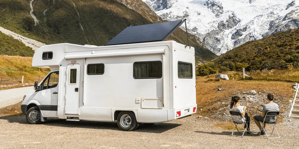 Révolution esthétique du tout noir : quand EcoFlow 400 W devient de l’objet de mode sur les toits